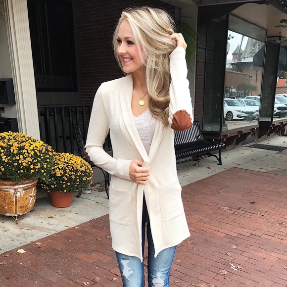 Pulse Sweaters - **SOLD** Pulse Boutique Cream Cardigan